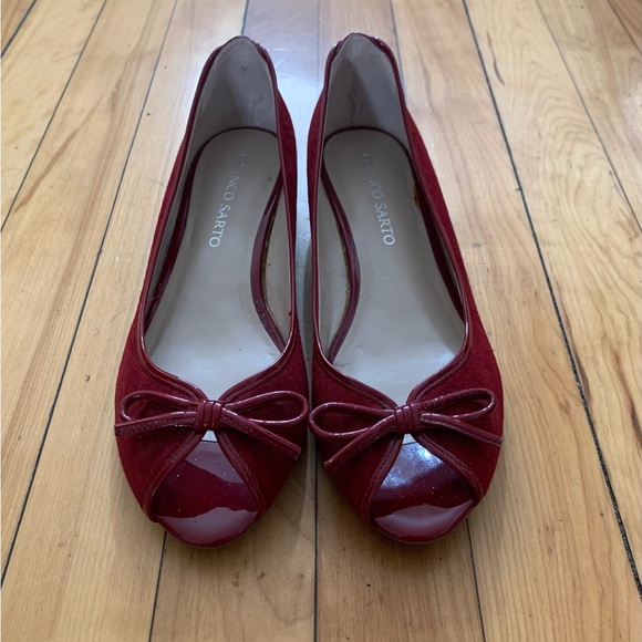 Franco Sarto Red Suede Shoes With Front Bow - Picture 5 of 5